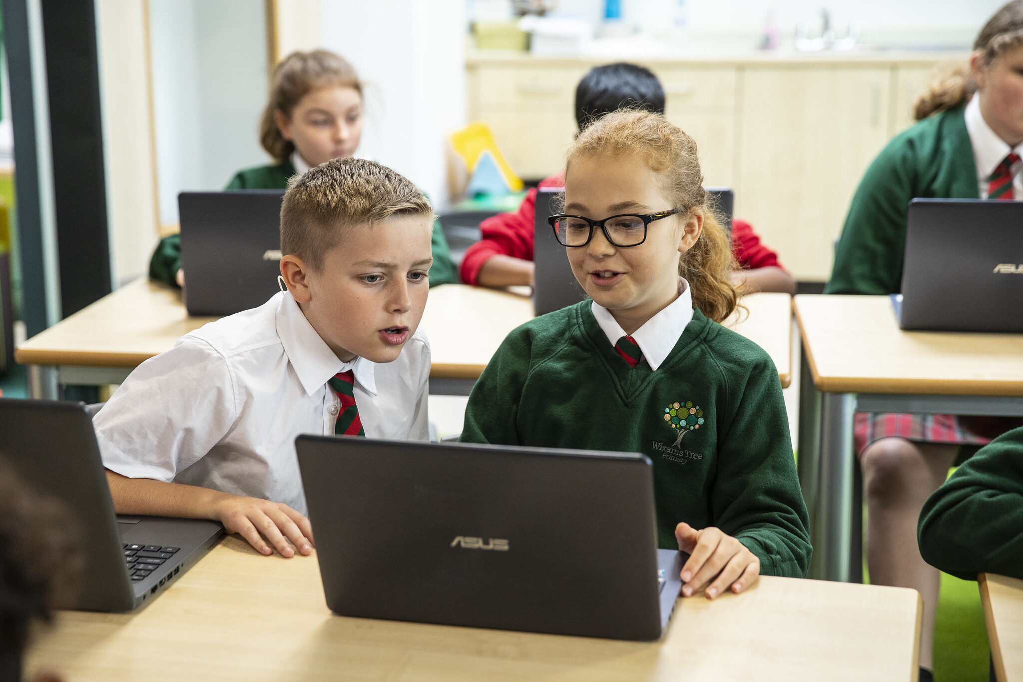 image-bcat-children-using-laptops-large